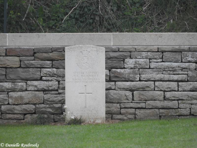 16CroisillesRailwayCemeterydi16apr19.jpg