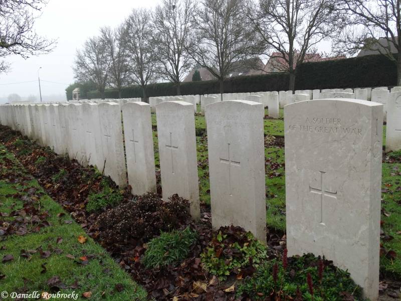 16HouplinesComCemExt.jpg