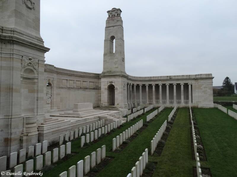 16Vis-en-ArtoisMemorial17-18.jpg