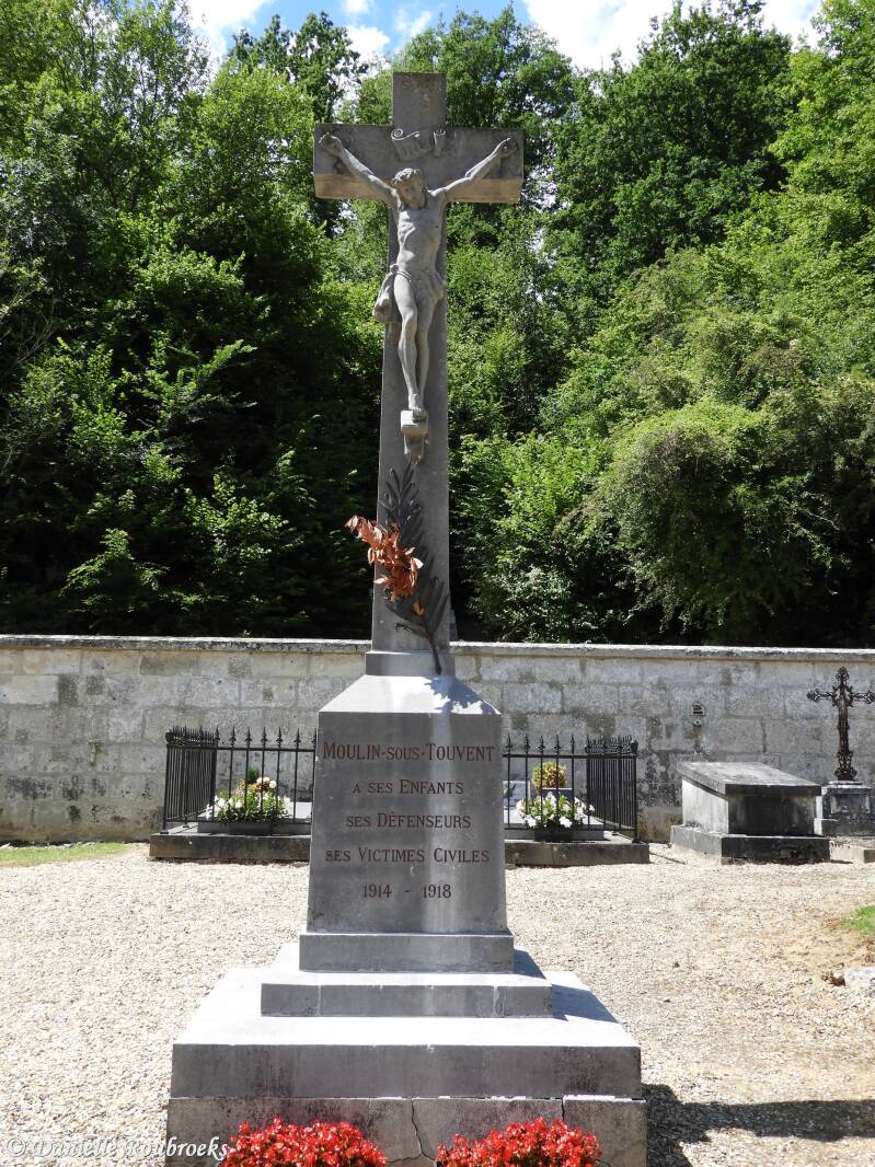 16moulin-sous-touventcommunalma4jul22.jpg