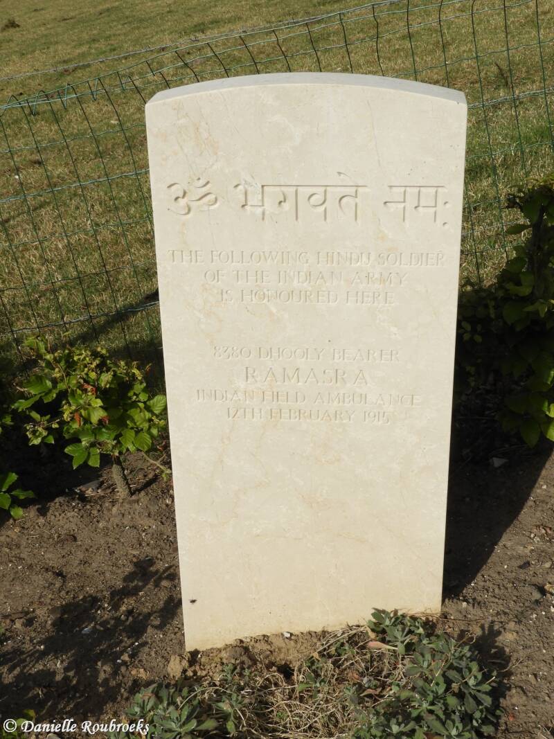 16neuville-sous-montreuilindiancemeteryza11jun22.jpg