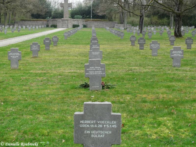 18SandweilerGermanCemeterydi2apr19.jpg