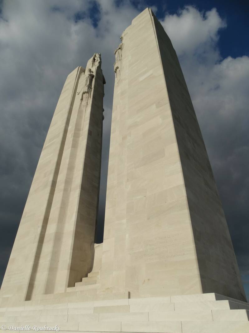19Vimyza26sep15.jpg