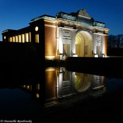 88MeninGate-1.jpg