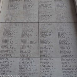 07MeninGate.jpg