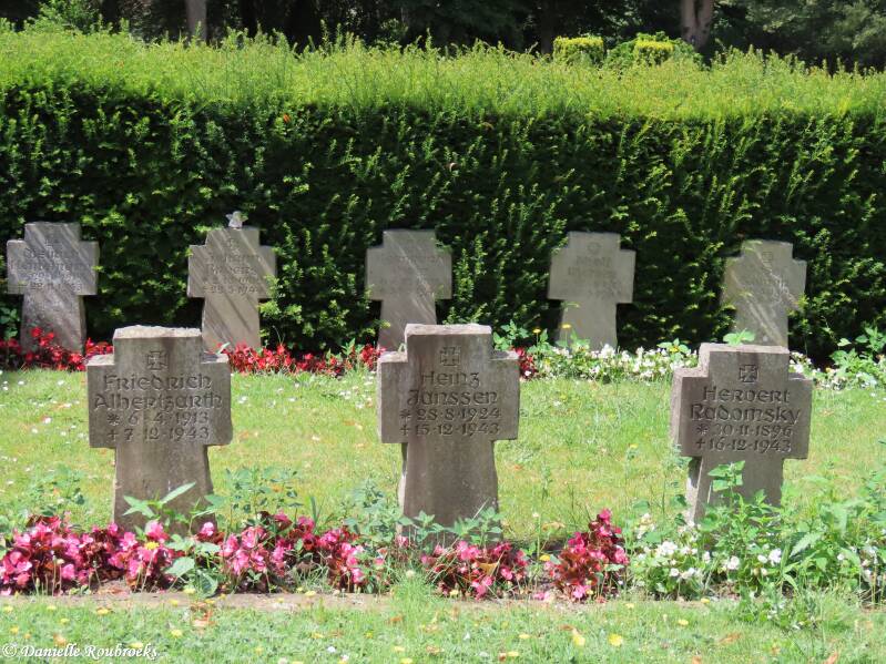 20-oldenburg-neuer-friedhof-woe24jul24-standard.jpg