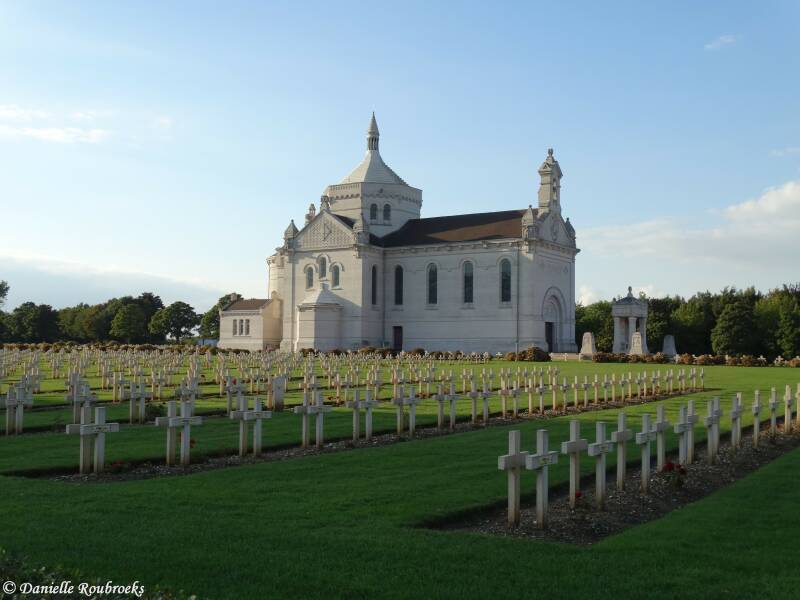 20NotreDamedeLoretteMemorialza26sep15.jpg