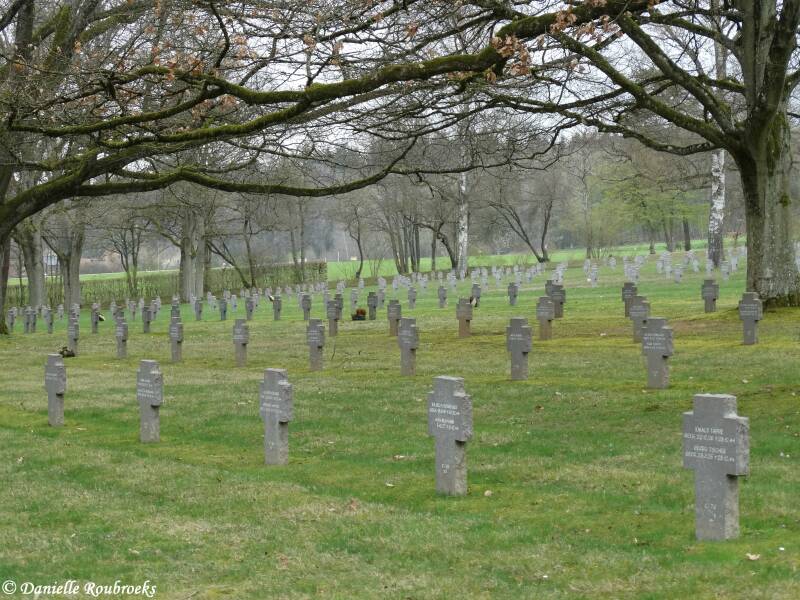 20SandweilerGermanCemeterydi2apr19.jpg