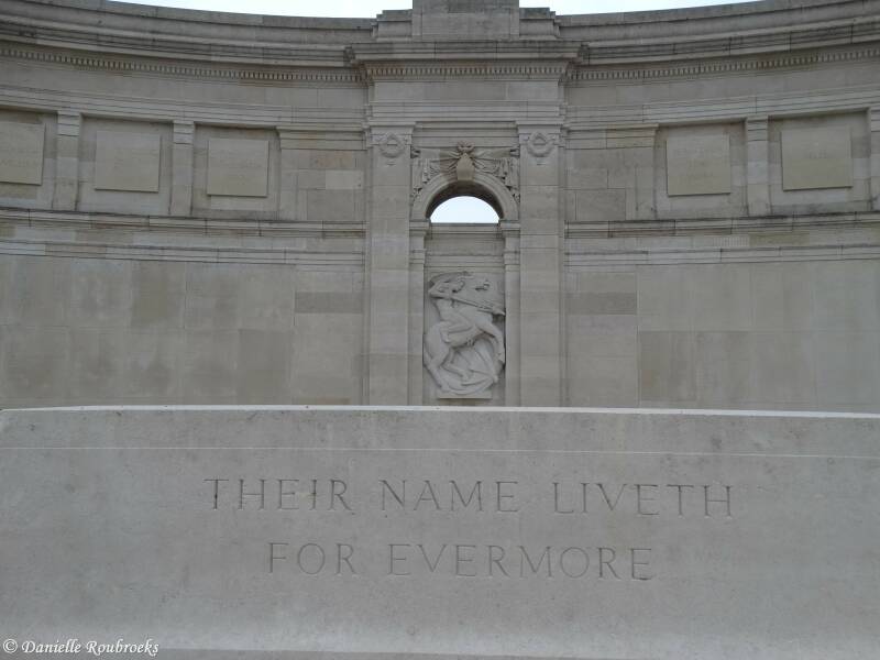 20Vis-en-ArtoisMemorial17-18.jpg