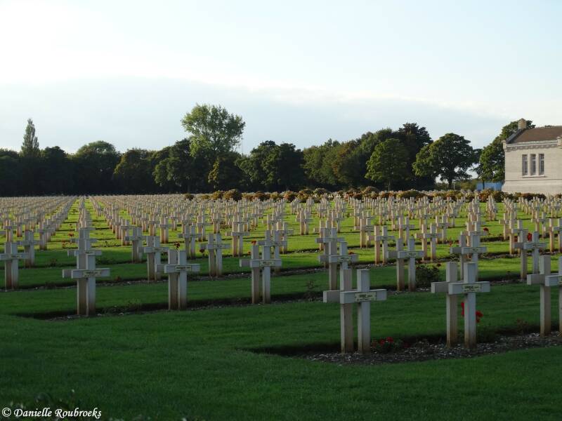 21NotreDamedeLoretteMemorialza26sep15.jpg