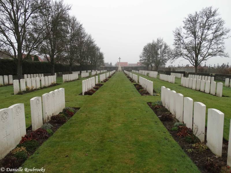 23HouplinesComCemExt.jpg