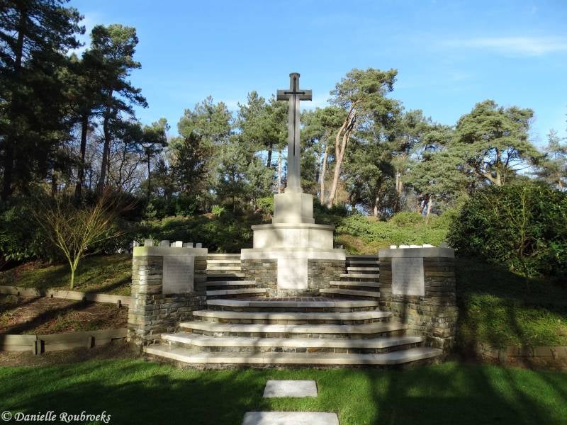 23KasterleeWarCemetery.jpg
