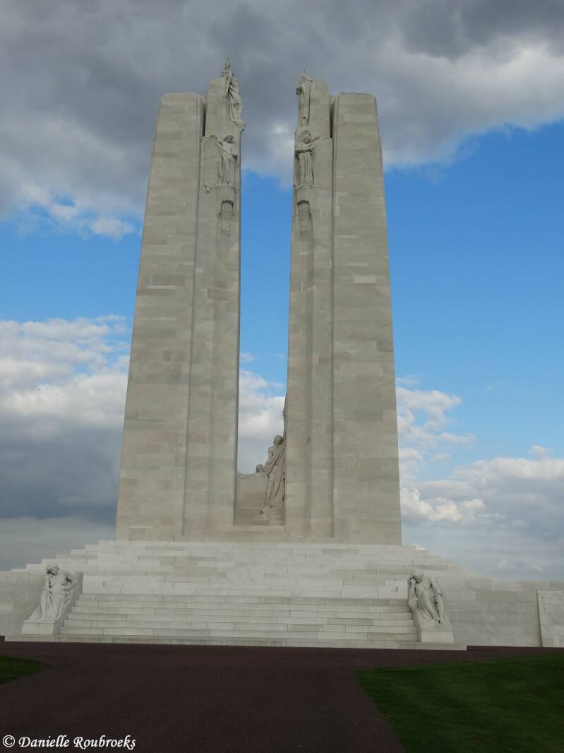23Vimyza26sep15.jpg