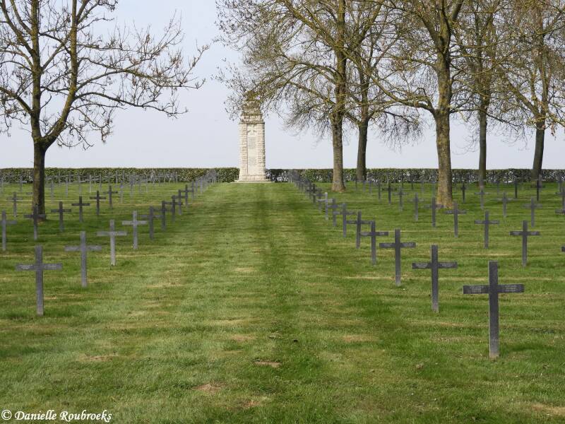 24VillersauFlosGermanCemeterydi16apr19.jpg