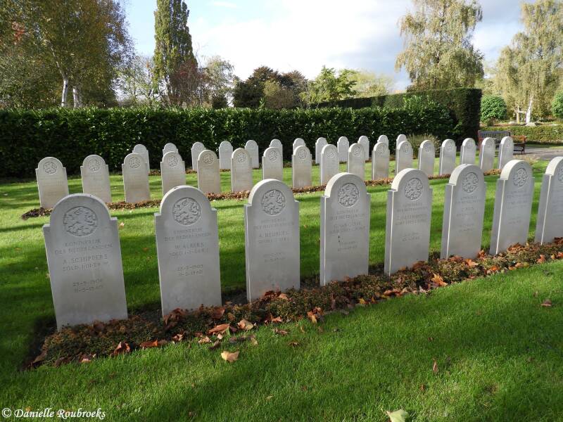 26DordrechtGeneralCemeteryzo5nov17.jpg