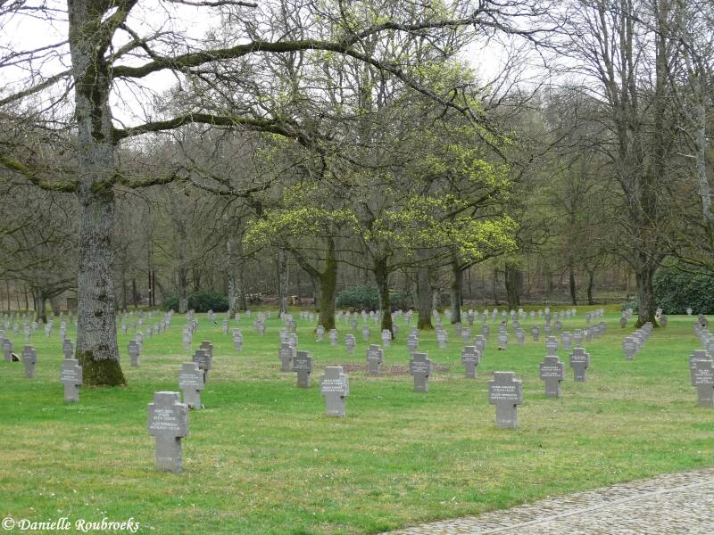 29SandweilerGermanCemeterydi2apr19.jpg
