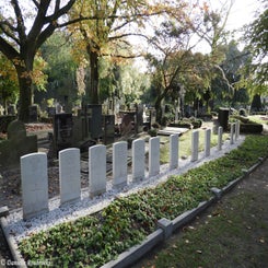 28OisterwijkStPeterRCChurchyardvrijd27okt17.jpg
