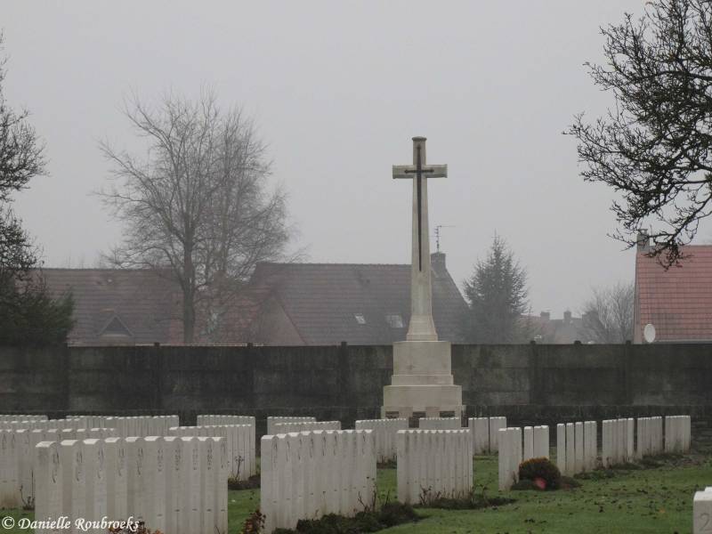 30HouplinesComCemExt.jpg