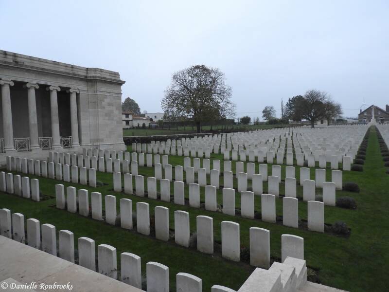 30Vis-en-ArtoisMemorial17-18.jpg