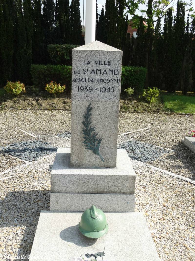 33StAmand-les-EauxComCem.jpg