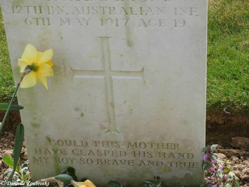 33VaulxAustralianFieldAmbulanceCemeterydi16apr19.jpg