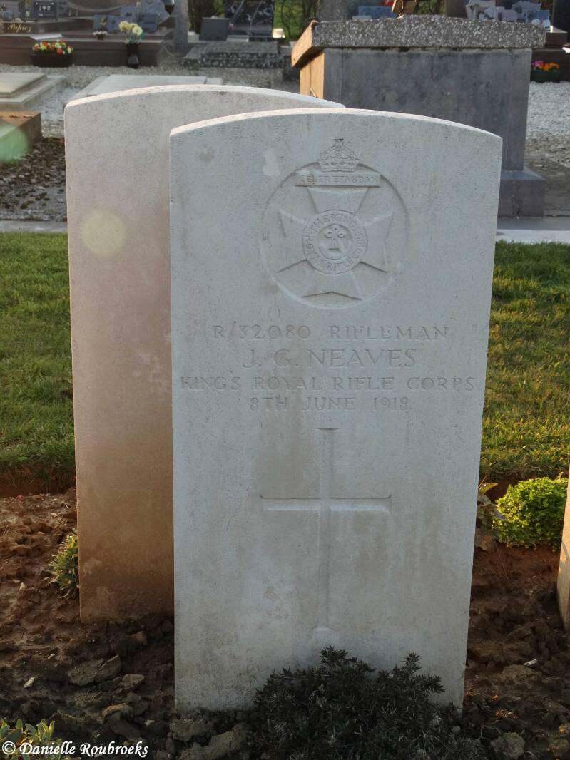 36AnnoisCommunalCemeterydo21ma19.jpg