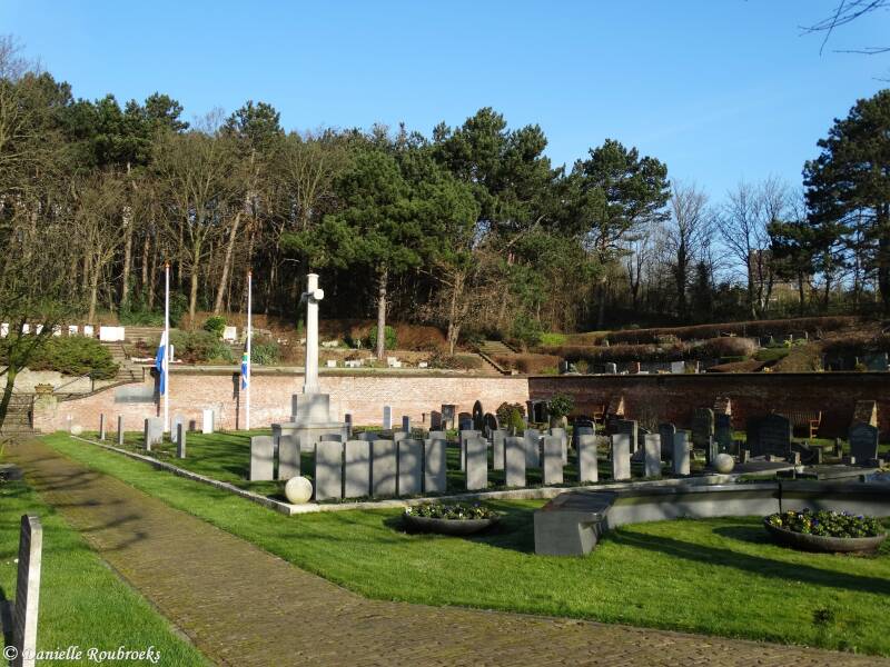 38NoordwijkGeneralCemeteryza27feb16.jpg