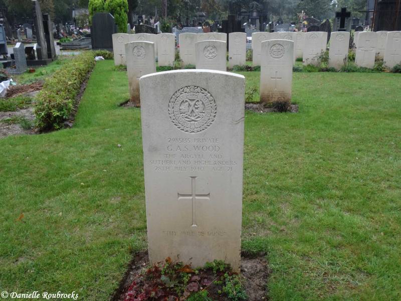 39LilleSouthernCem-GB.jpg