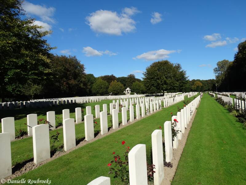 39ReichswaldForestWarCemetery.jpg