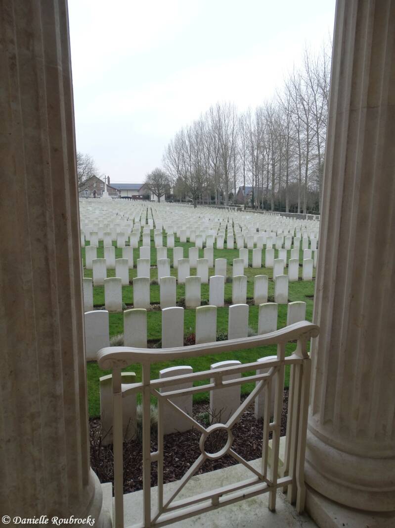 40Vis-en-ArtoisMemorial17-18.jpg