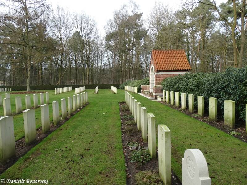 43OverloonWarCemeteryzo18feb18.jpg