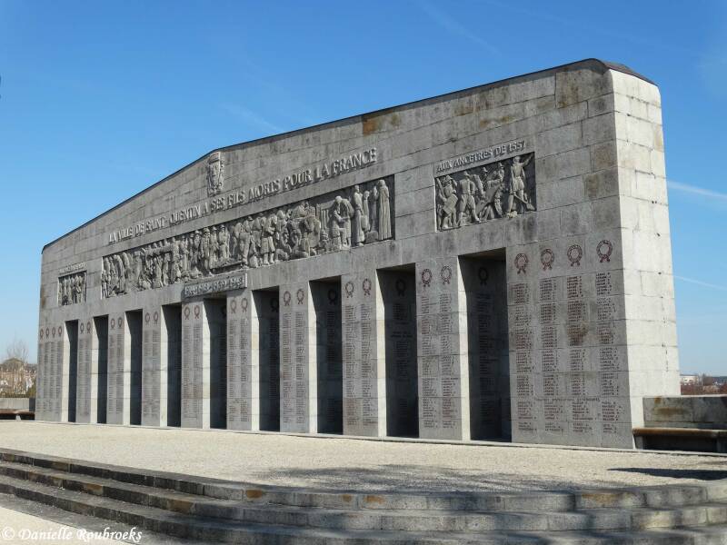 45Saint-QuentinMonumentvr22ma19.jpg