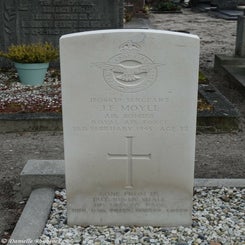 09OplooWesterbeekRCCemeteryzo18feb18.jpg