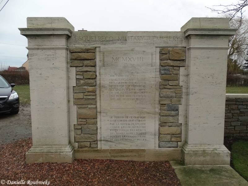 46EsquelbecqMC.jpg