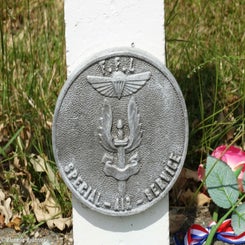 08KapelleFrenchWarCemdo22jun17.jpg