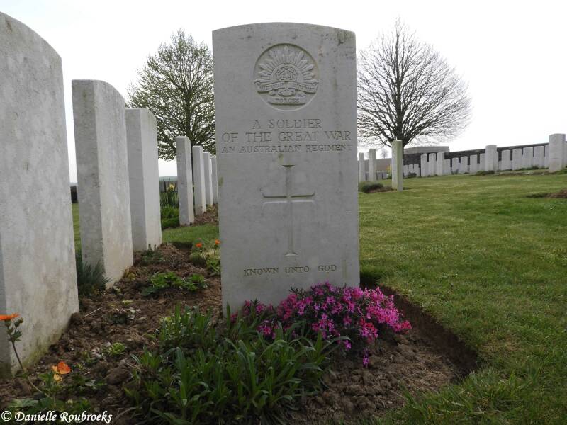 62NoreuilAustralianCemeterydi16apr19.jpg