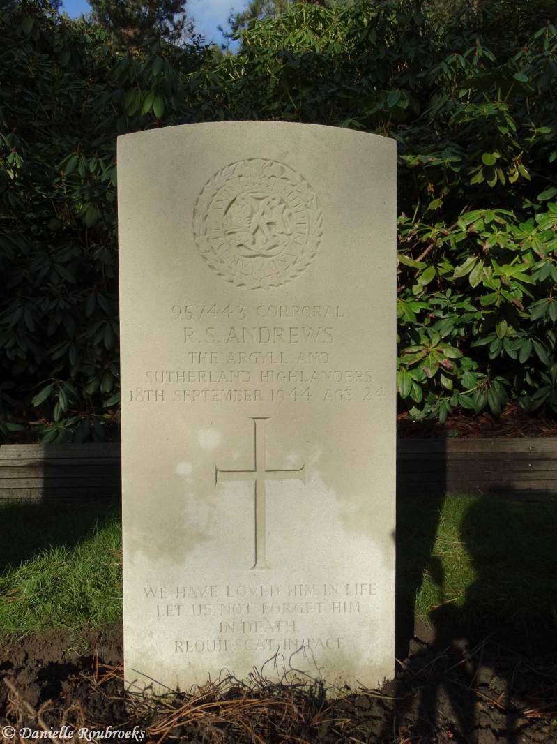 74KasterleeWarCemetery.jpg
