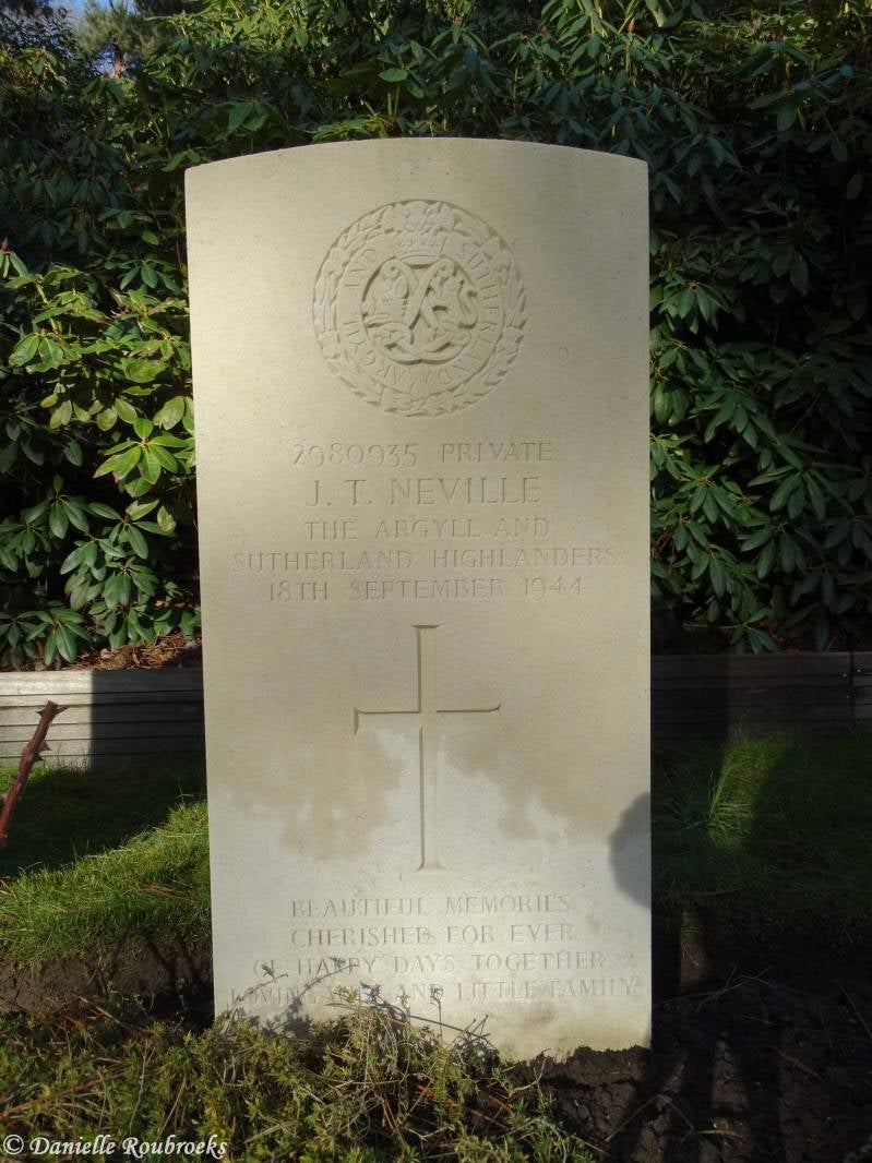 75KasterleeWarCemetery.jpg
