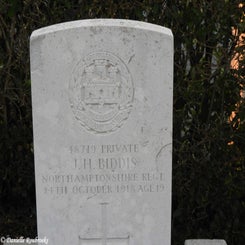 04RobersartChurchyard.jpg