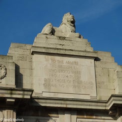 23MeninGate.jpg