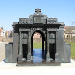 10MeninGatevr23apr21.jpg