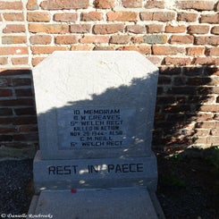 05HaelenRCChurchyarddo15nov18.jpg