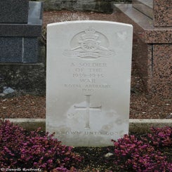 05ThelusComdo15ma18.jpg