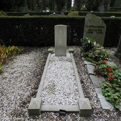 06zoelengeneralwoe5okt22.jpg