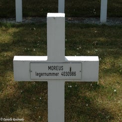 16KapelleFrenchWarCemdo22jun17.jpg