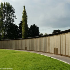 10NotreDamedeLoretteMemorialza26sep15.jpg
