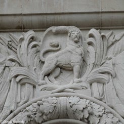 52MeninGate.jpg