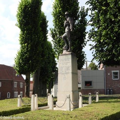05Flers41BritishDivMonument.jpg