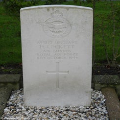 02DenBommelGeneralCemeteryzo5nov17.jpg