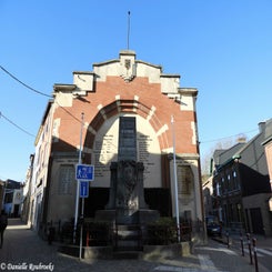 11SambrevilleMonumentdi26feb19.jpg
